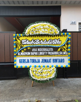 Papan Bunga Duka di Padang Selatan